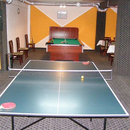 Denisa Hotel Otopeni Zewnętrze zdjęcie