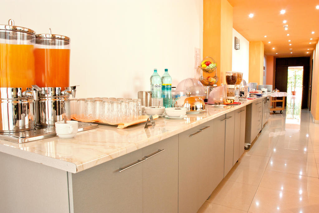 Denisa Hotel Otopeni Zewnętrze zdjęcie